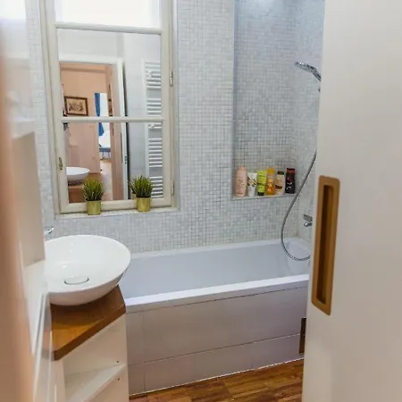 Apartman Location Centre In Historic Building With Free Garage Parking