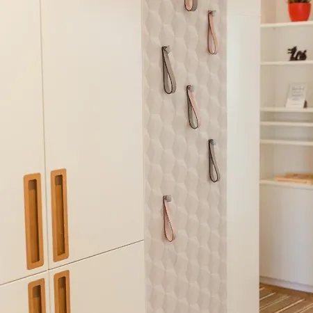 Location Centre In Historic Building With Free Garage Parking Apartamento *