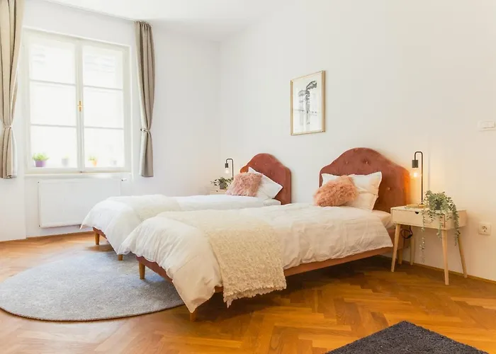 Location Centre In Historic Building With Free Garage Parking Apartman Ljubljana