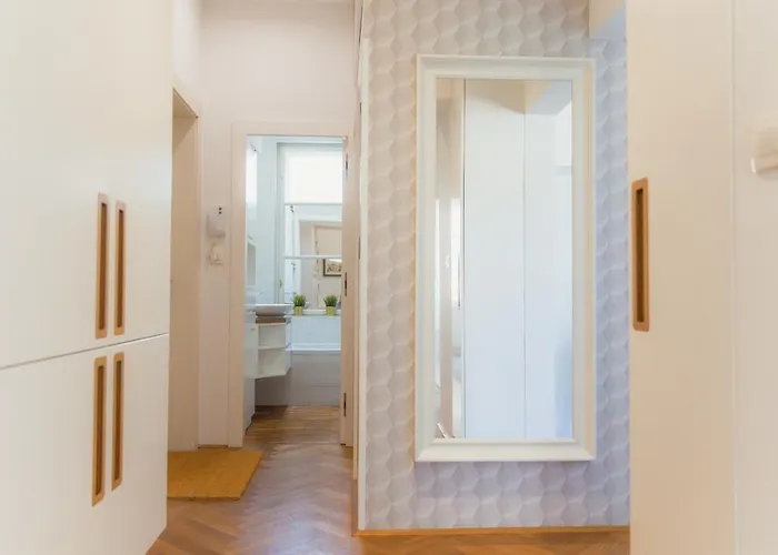 Apartman Location Centre In Historic Building With Free Garage Parking Ljubljana