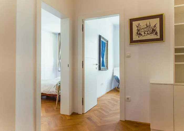 Apartman Location Centre In Historic Building With Free Garage Parking Ljubljana