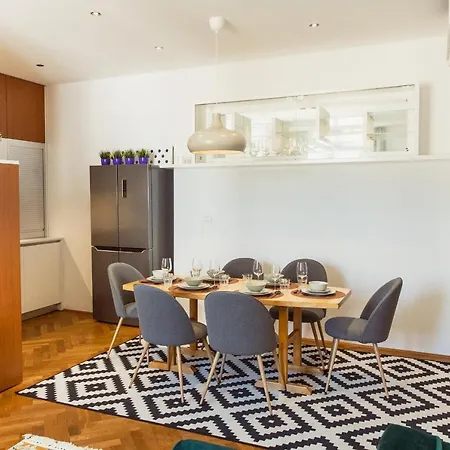 Location Centre In Historic Building With Free Garage Parking Ljubljana