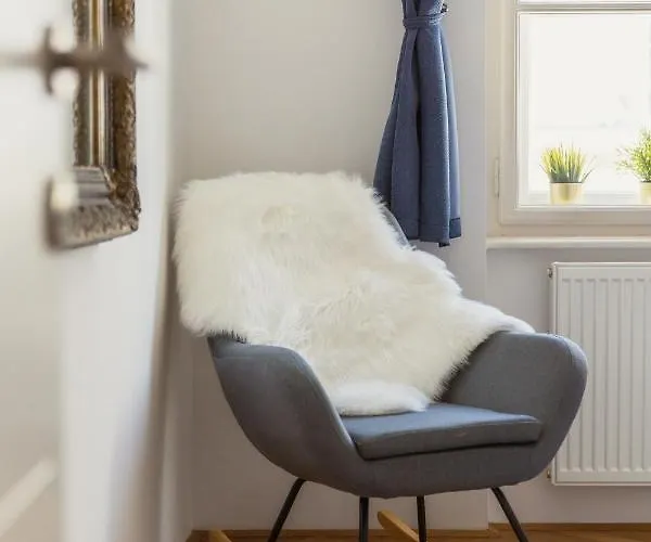 Appartement Location Centre In Historic Building With Free Garage Parking