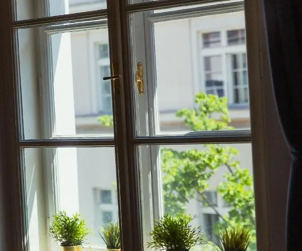 Appartement Location Centre In Historic Building With Free Garage Parking